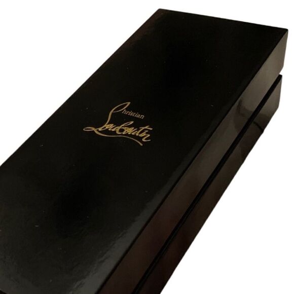 LOUBOUTIN Lipstick! - Picture 6 of 9